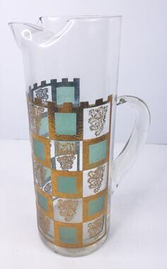 Vintage West Virginia Glass Henry VIII Lion Water Cocktail Pitcher Decanter 11"